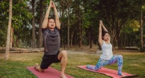 Read more about the article Can Online Yoga Classes Ever Replace the Energy of a Live Room Full of Practitioners